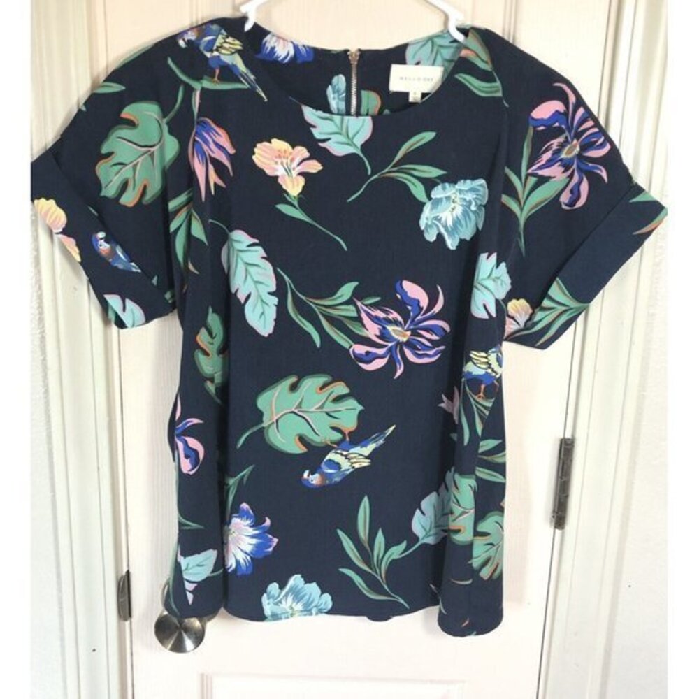 Melló Day Womens Small Blue Floral With Parrots Short Sleeve Blouse